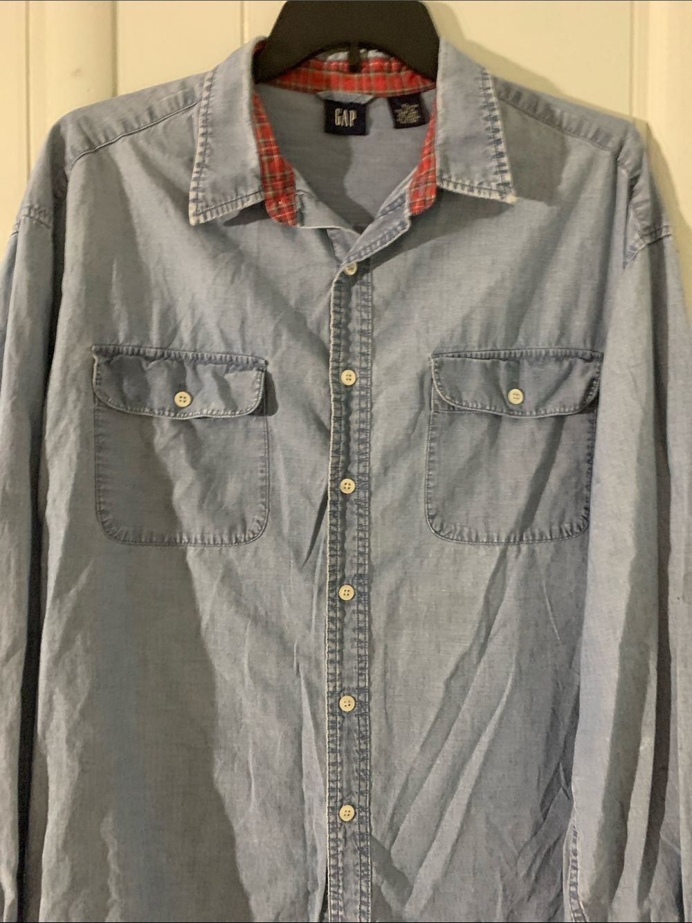 GAP Men's Light Blue Chambray /Denim Button-Down with Red Plaid Trim Sz XL